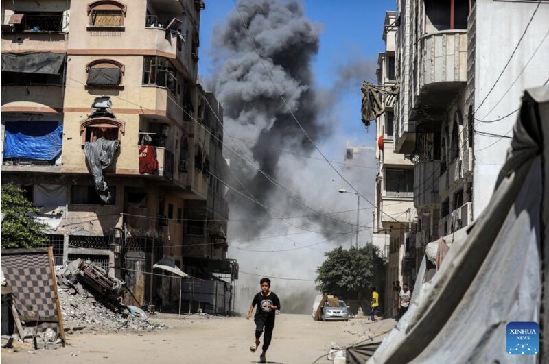 2025년 9월 12일 이스라엘의 공습 후 가자 시티에서 연기가 피어오르고 있습니다. 사진: 신화통신