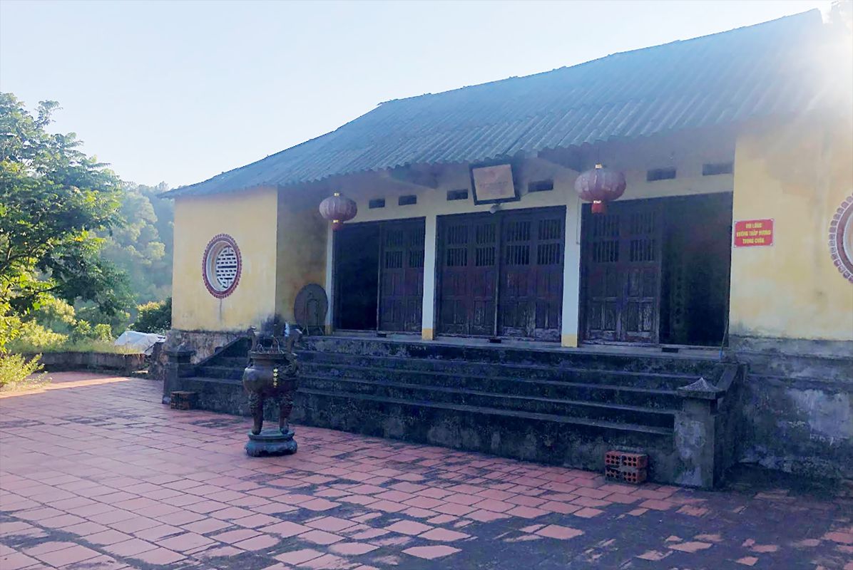 Ngoc Thanh Pagoda and restaurant, a relic of thousands of years ago. Photo: Kim Son
