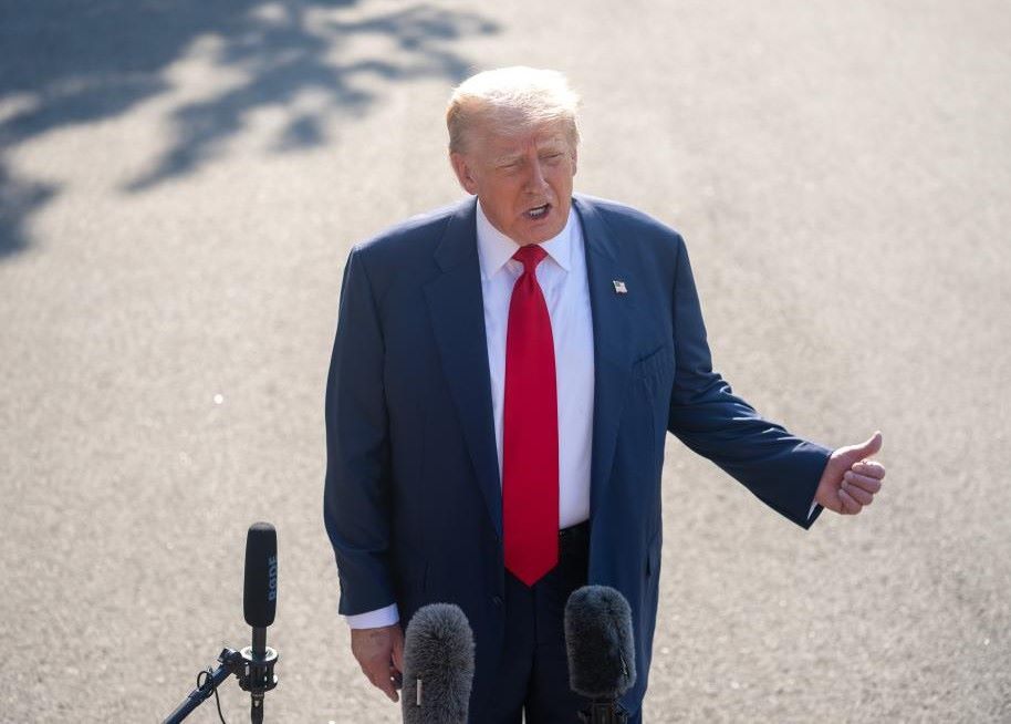 도널드 트럼프 미국 대통령이 2025년 7월 25일 언론에 연설하고 있습니다. 사진: 신화통신