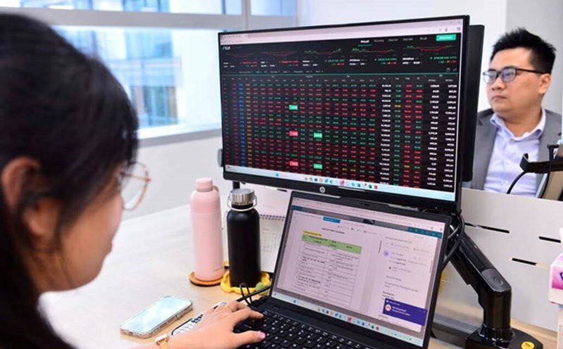 The Ministry of Finance proposes a series of conditions to apply to securities companies in financial centers. Photo: Kafi