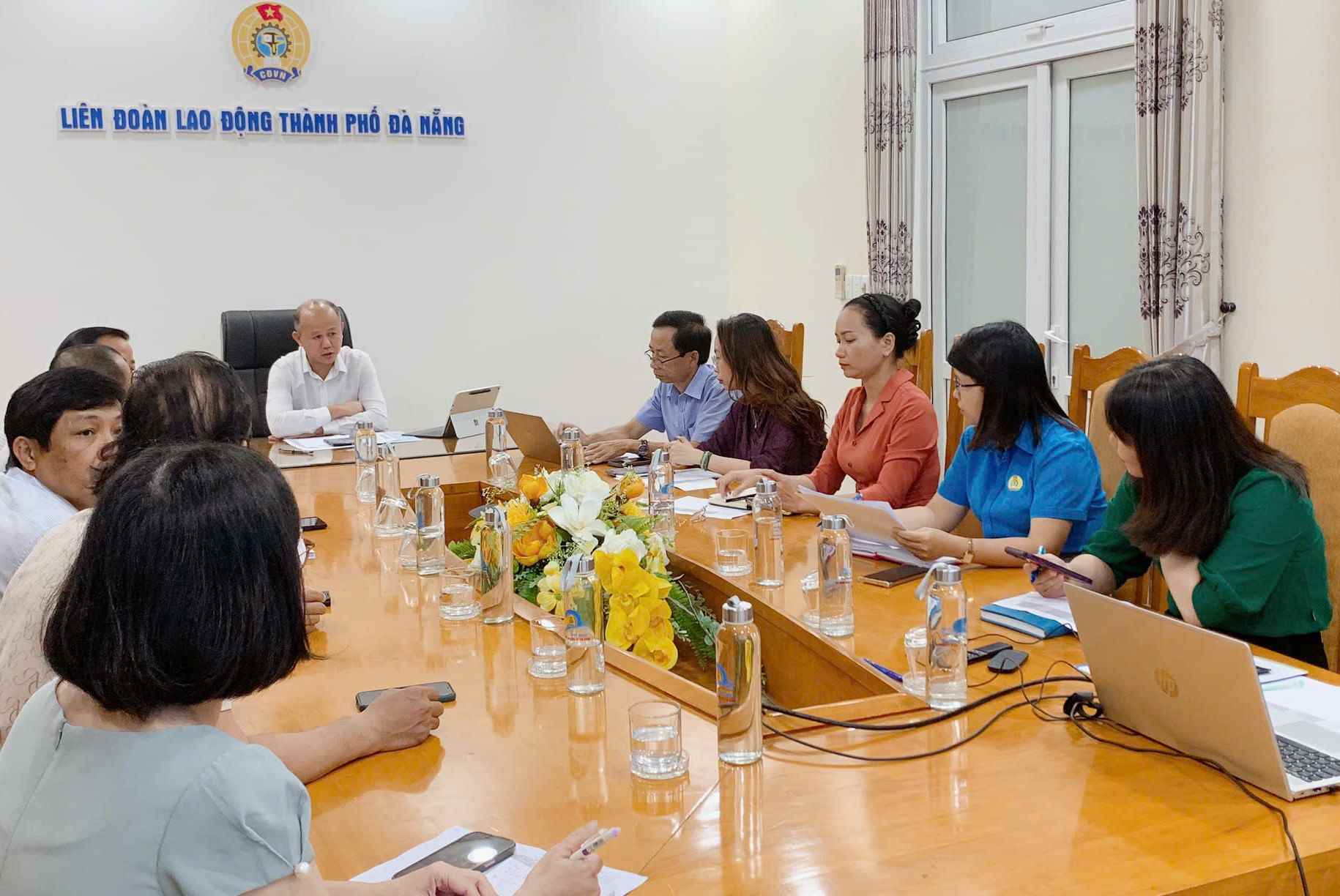 El Sindicato de la Universidad Dong A esta calificado como excelente en el bloque de competencia de los sindicatos de base el bloque de escuelas pertenecientes a la LDLD de Da Nang. Foto: Phan Ha