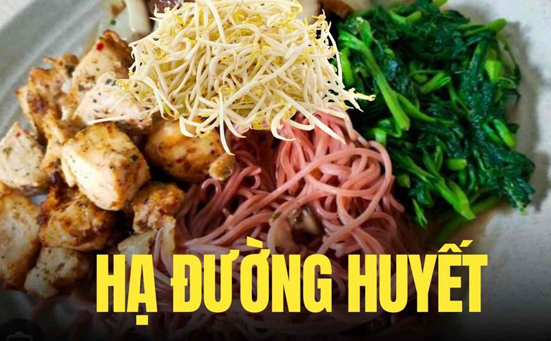 Brown rice noodles mixed with chicken breast + vegetables + bean sprouts are a smart combination meal, supporting lowering blood sugar. Graphics: Tra My