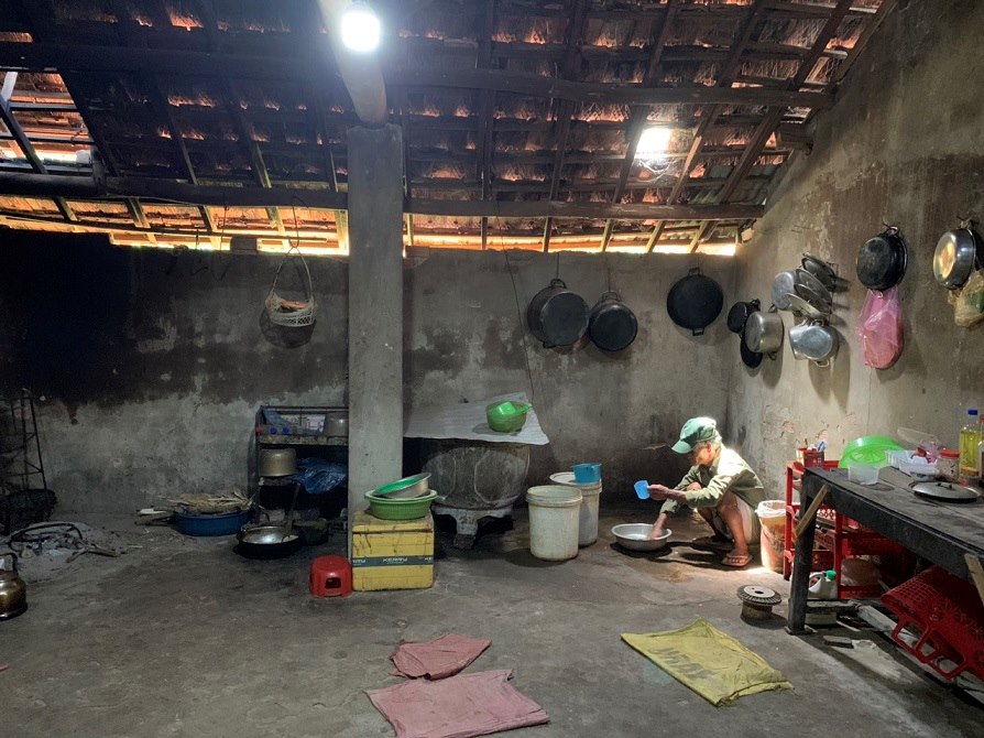 Quang Ngai省チュオン・クアン・チョン区のVina Universal Paradiseプロジェクトは、約60ヘクタールの広さで、総資本は約1兆2000億ドンで、現在も紙の上にあります。閉鎖されたプロジェクトは、数百世帯の生活を17年間苦しめています。写真:Vien Nguyen