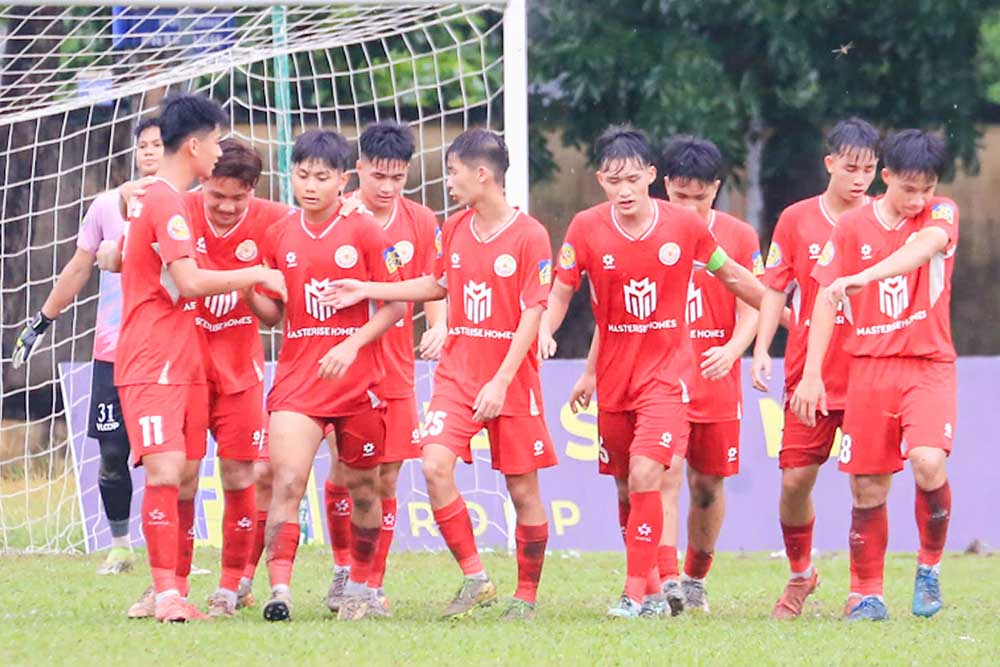 U17 PVF-CAND became the first team to win a ticket to the quarter-finals of the National U17 - Thai Son Nam Cup 2025. Photo: VFF