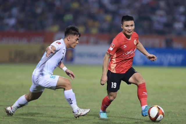 Quang Hai's injury caused the Hanoi Police to lose strength. Photo: CAHN