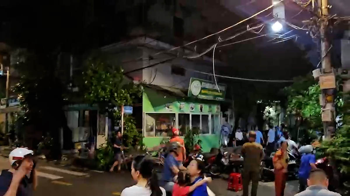 At the scene of a house fire in Ho Chi Minh City, the elderly couple managed to escape. Photo: Dong Hoang