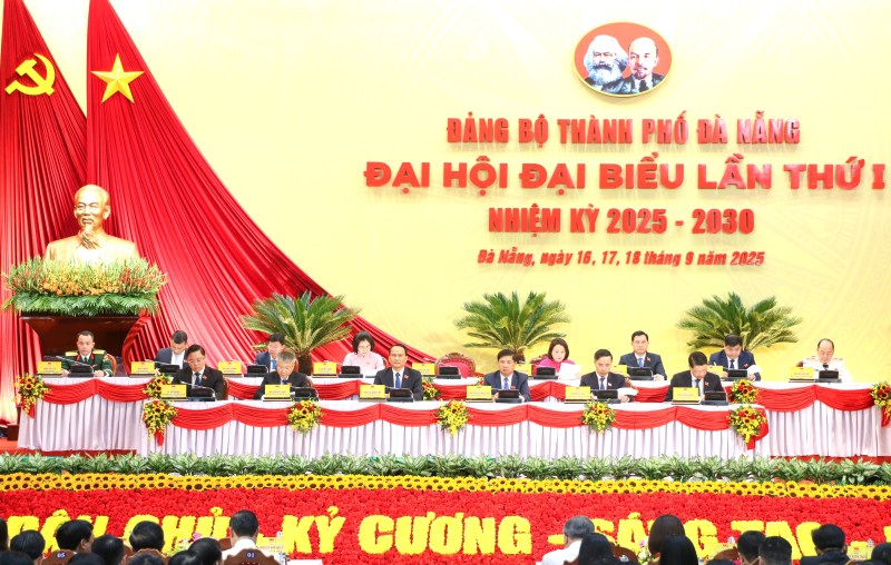 Doan chu tich tai Dai hoi dai bieu Dang bo TP.Da Nang lan thu I, nhiem ky 2025-2030. Anh: Nguyen Hoang