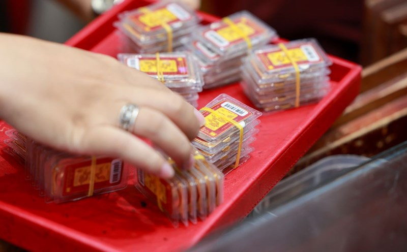 Domestic SJC gold bar price on the morning of September 17 traded around 129.8-132.3 million VND/tael (buy in - sell out). Photo: Hai Nguyen