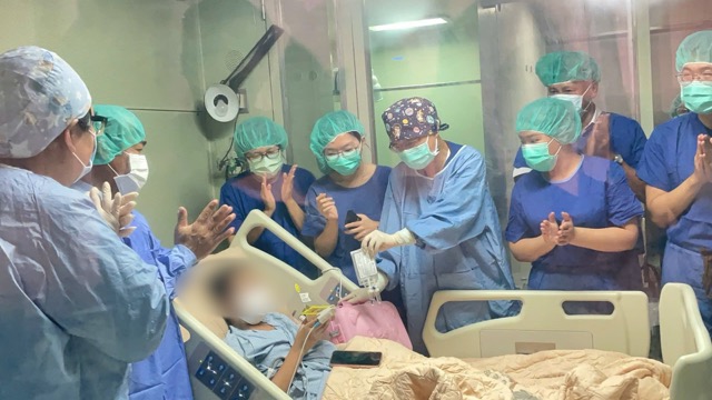 12-year-old patient with leukemia is the first to access cell therapy in Taiwan (China). Photo: Provided by the family