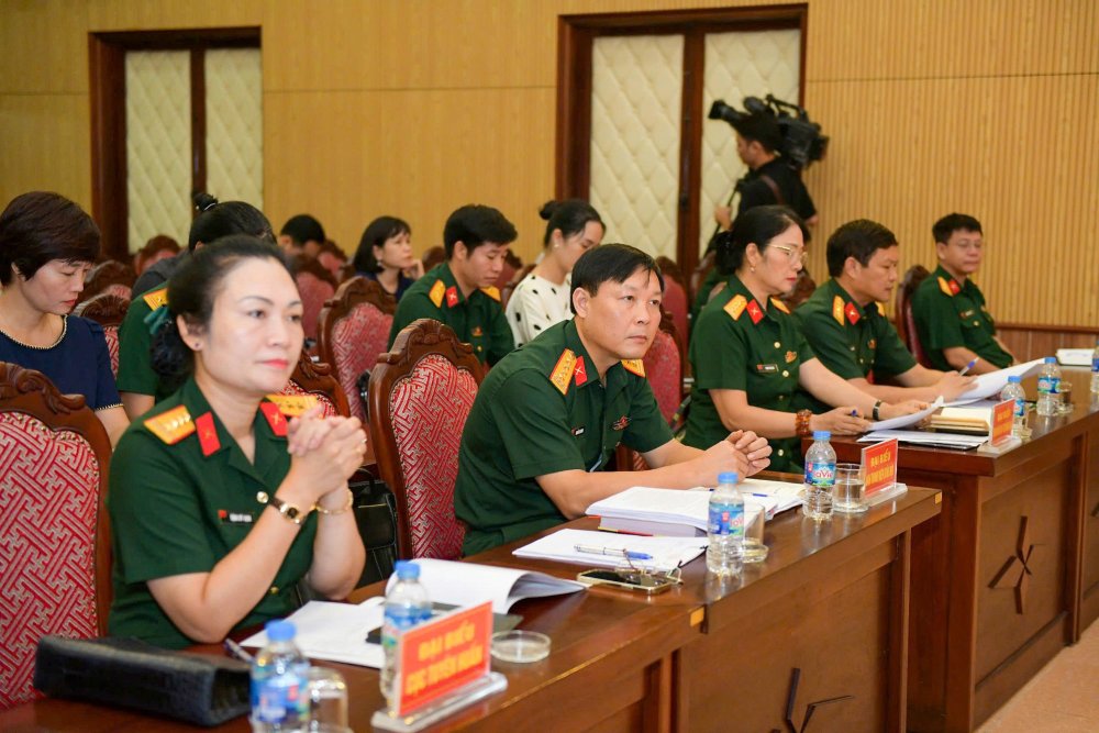 Cac dai bieu du hop bao. Anh: Pham Dong