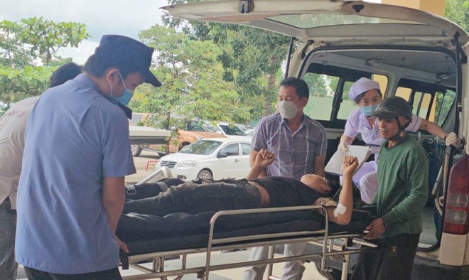 12 người thương vong trong vụ tai nạn xe ôtô lao vào chợ ở Quảng Trị