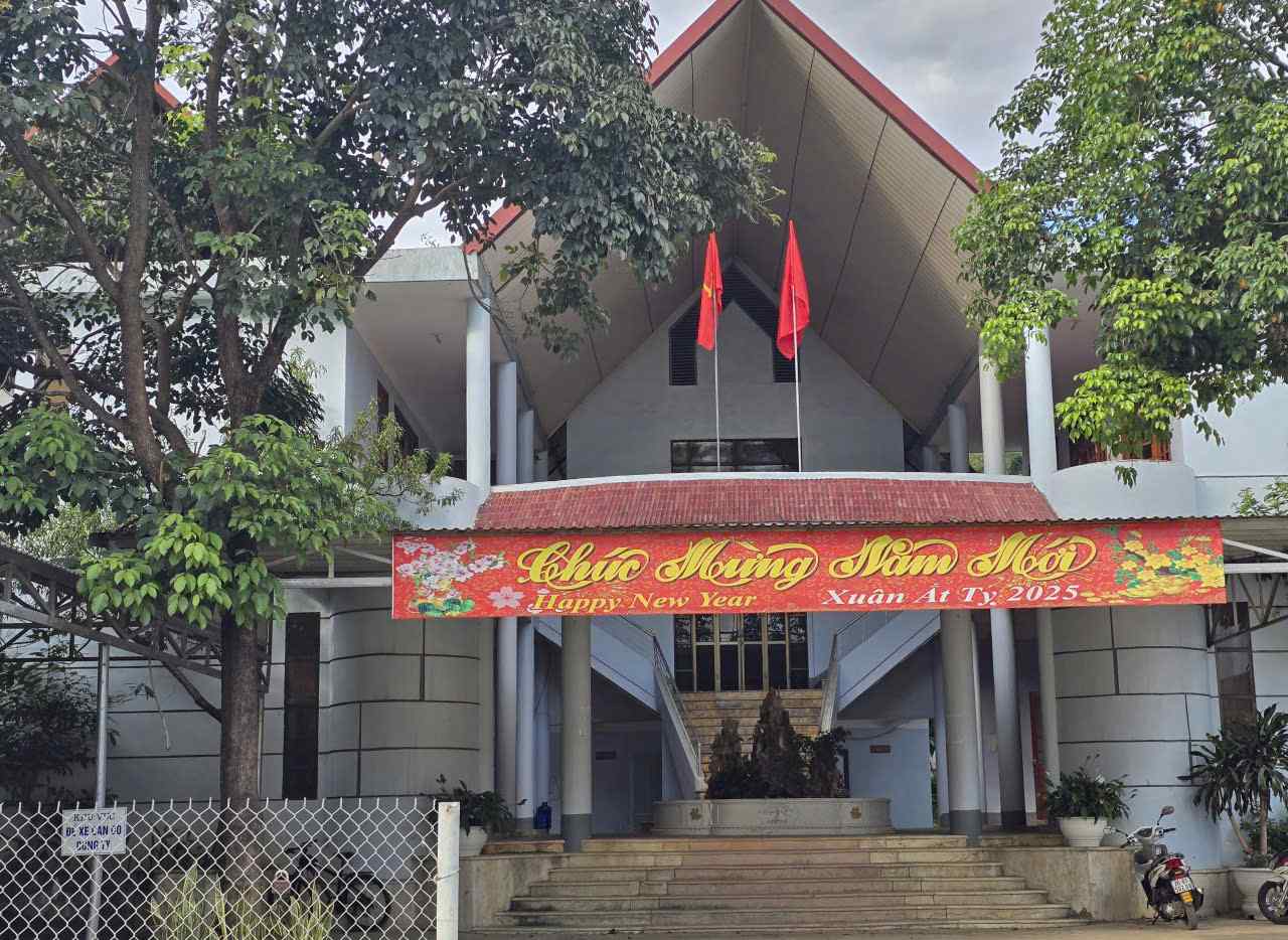 To Hieu - Son La Agricultural Company Limited unilaterally terminated labor contracts with more than 160 employees without any reason. Photo: Nguyen Truong