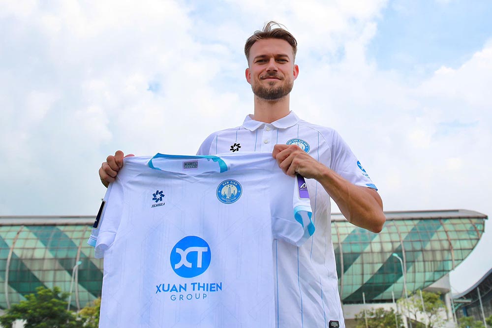 Kristoffer Normann Hansen debuted for Nam Dinh Steel Club. Photo: Nam Dinh Club