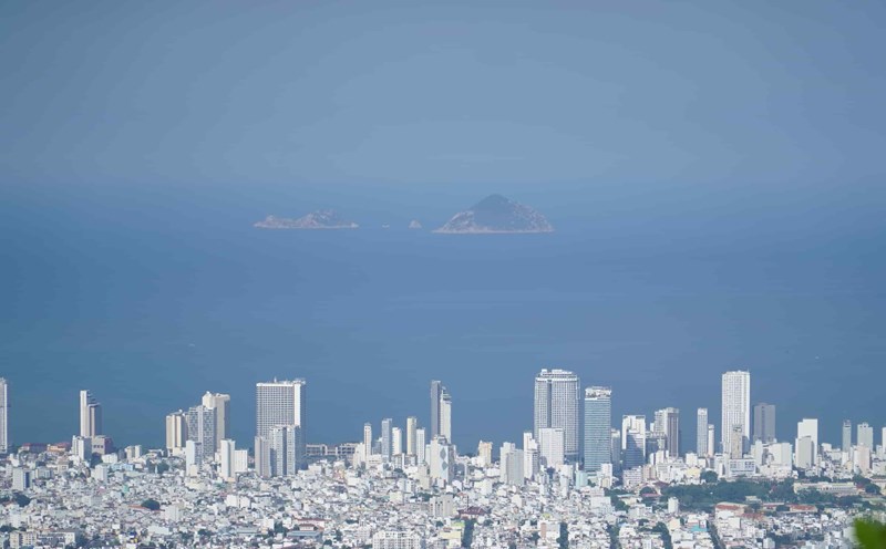 Khanh Hoa is entering a new period with the determination to grow the economy, collect the budget and average income per capita, and increase people's lives. Photo: Huu Long