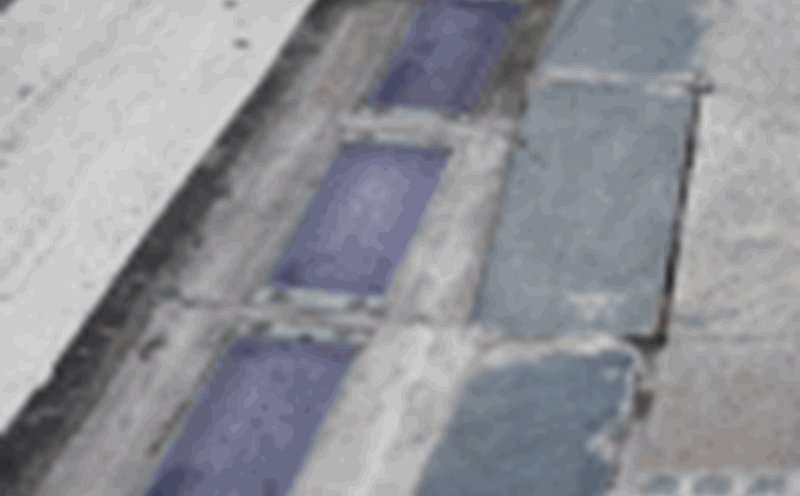 HCMC installs additional separate traffic lights for pedestrians at central intersections