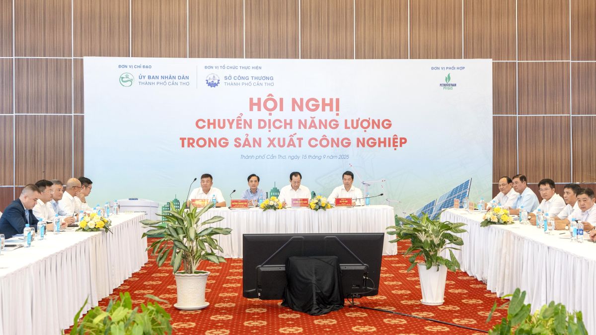 Lanh dao PV GAS tham gia Hoi nghi chuyen dich nang luong trong san xuat cong nghiep tai TP Can Tho. Anh: PV GAS