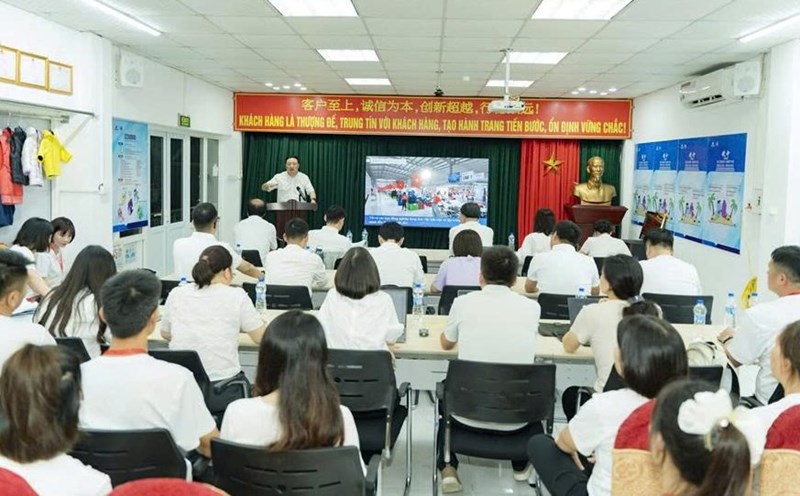 Nearly 200 union members and workers attended the corporate culture training course at the company. Photo: Thanh Hoa Trade Union