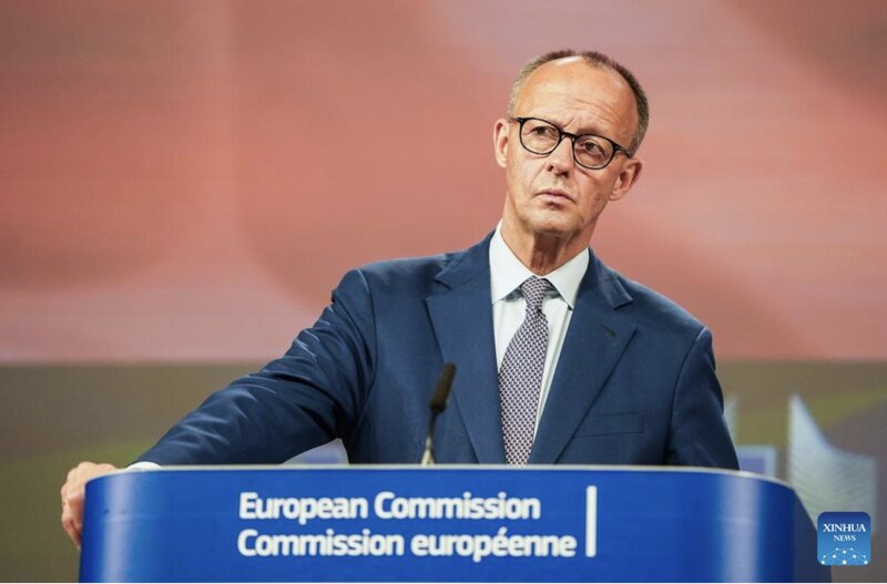 El primer ministro aleman Friedrich Merz asiste a una conferencia de prensa en Bruselas Belgica el 9 de mayo de 2025. El 17 de septiembre Alemania acuso a Rusia de estar preparando un plan para sabotear los casos de violacion del espacio aereo de los paises de la OTAN por parte de los UAV rusos. Foto: Xinhua