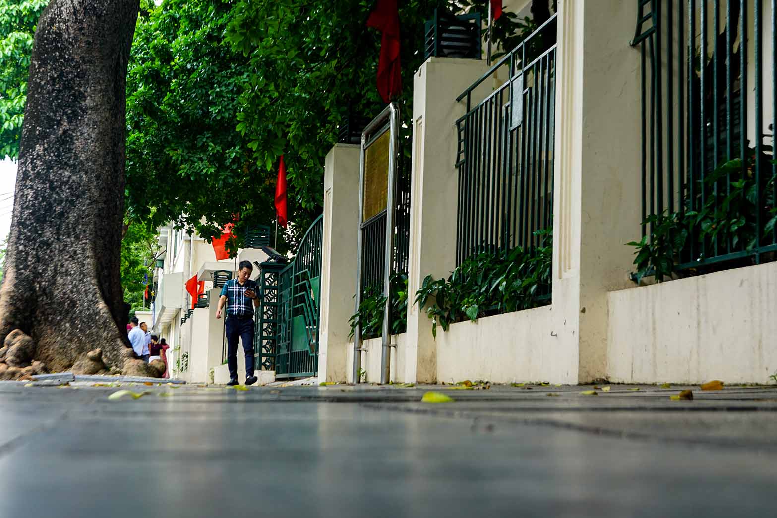 Duong Dinh Tien Hoang giao voi Tran Nguyen Han ton tai nhieu tru so co quan. Anh: Huu Vu