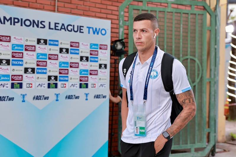 루카스 알베스는 남딘 FC의 주장 센터백입니다. 사진: NDFC