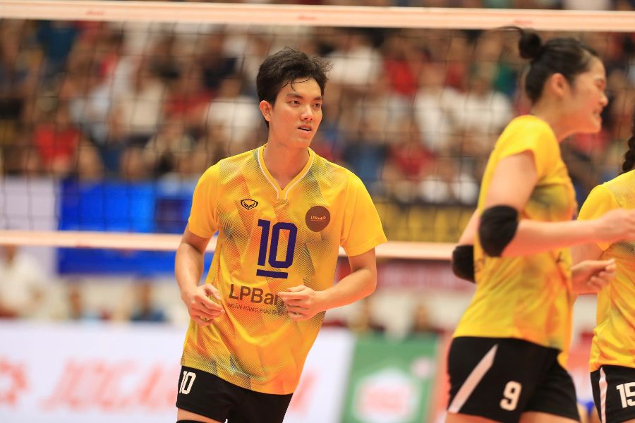 Player Bich Tuyen is the captain of LPBank Ninh Binh team. Photo: Hoang Hue