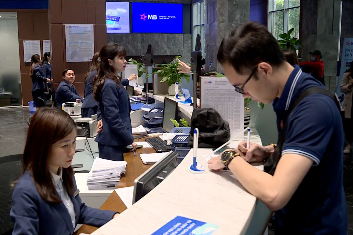 MBBank interest rates today, deposit 300 million VND and receive more than 34 million VND. Photo: MBBank