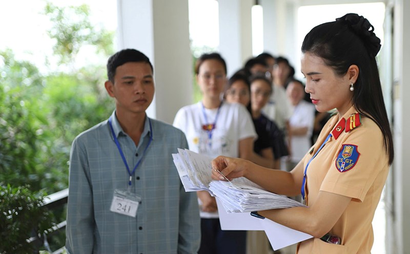 Taking the driving license exam is easier thanks to a series of innovations, and drivers can drive on the road right after finishing the exam