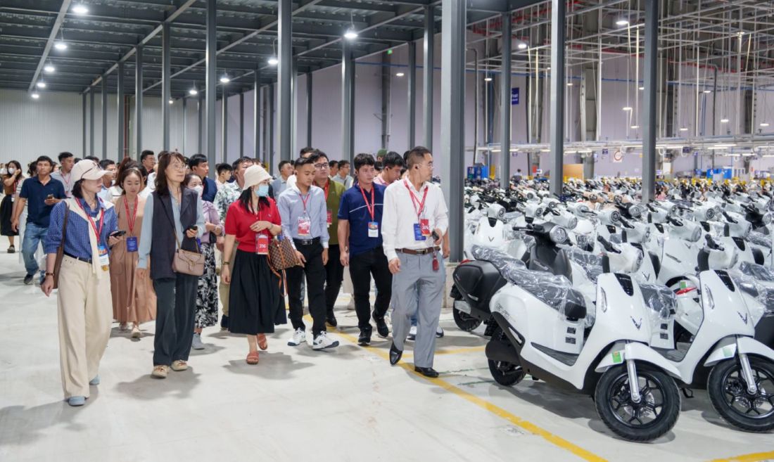 VinFast luon dong hanh ho tro manh me cho nguoi tieu dung va doi tac, nha phan phoi xe may dien de dat muc tieu de ra.