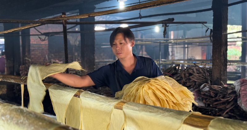 Les fonds du Fonds d'emploi deviennent un point d'appui pour stabiliser la vie de 163 travailleurs de Vinh Long. Photo : Hoang Loc