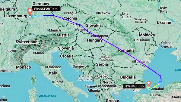 Vietnam Airlines plane has just had to make an emergency landing to rescue people. Photo: Vietnam Airlines