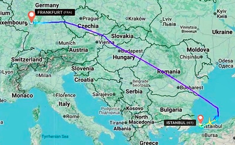 Vietnam Airlines plane has just had to make an emergency landing to rescue people. Photo: Vietnam Airlines