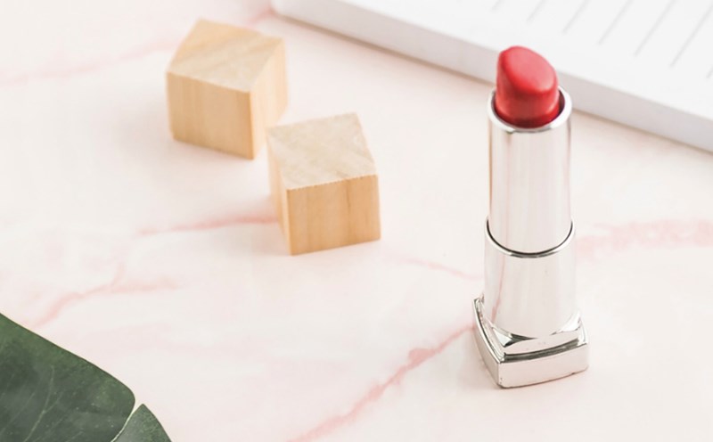 You should use homemade lip balm. Photo: Thuy Duong