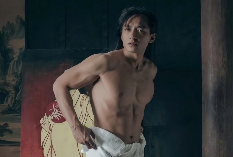 Huu Vi has "hot scenes" in the movie "The dream of selling a mulberry". Photo: Provided by the film crew