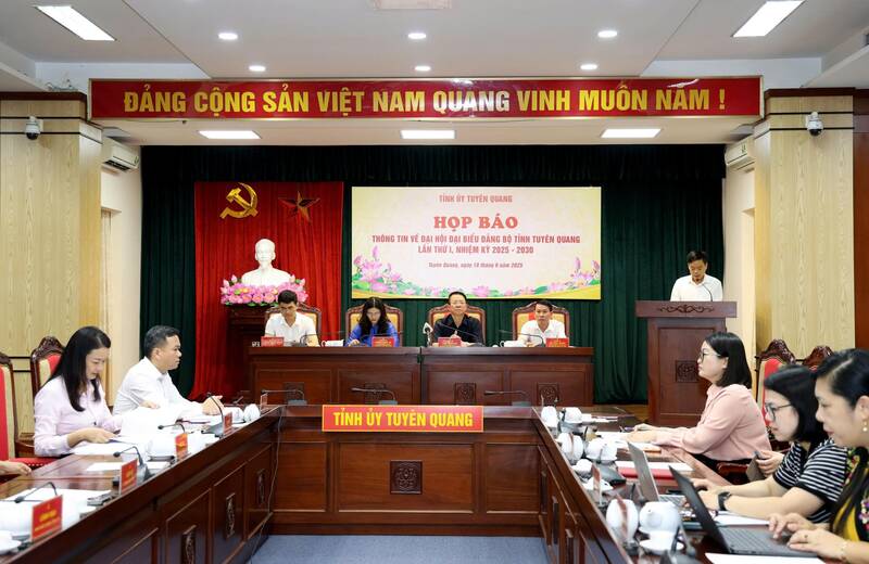 省党委員会第1回代表大会、任期2025年から2030年に関する記者会見。写真:Viet Bac