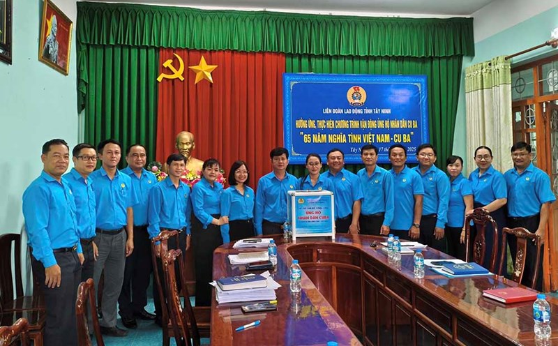 Cadres, civil servants, public employees and workers participate in supporting the Cuban people. Photo: Tay Ninh Provincial Federation of Labor