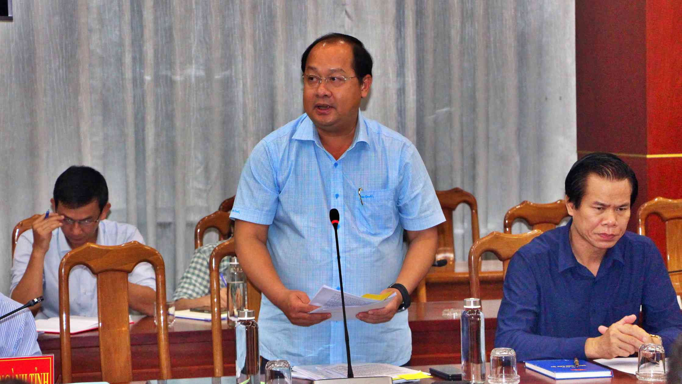 Ong Nguyen Phuong Bac, Giam doc So Khoa hoc va Cong nghe tinh Ca Mau bao cao tai hoi nghi. Anh: Nhat Ho