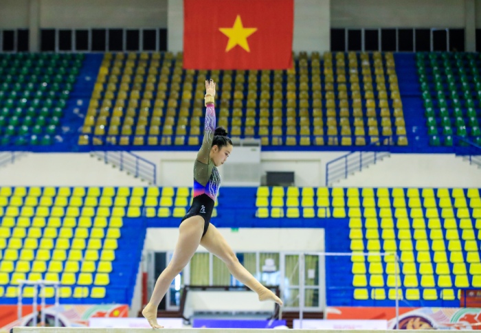 Mot tuyen thu nu khac la Tran Doan Quynh Nam cung thi dau on dinh de gianh huy chuong dong noi dung toan nang nu va huy chuong bac dong doi nu cung don vi Hai Phong. 