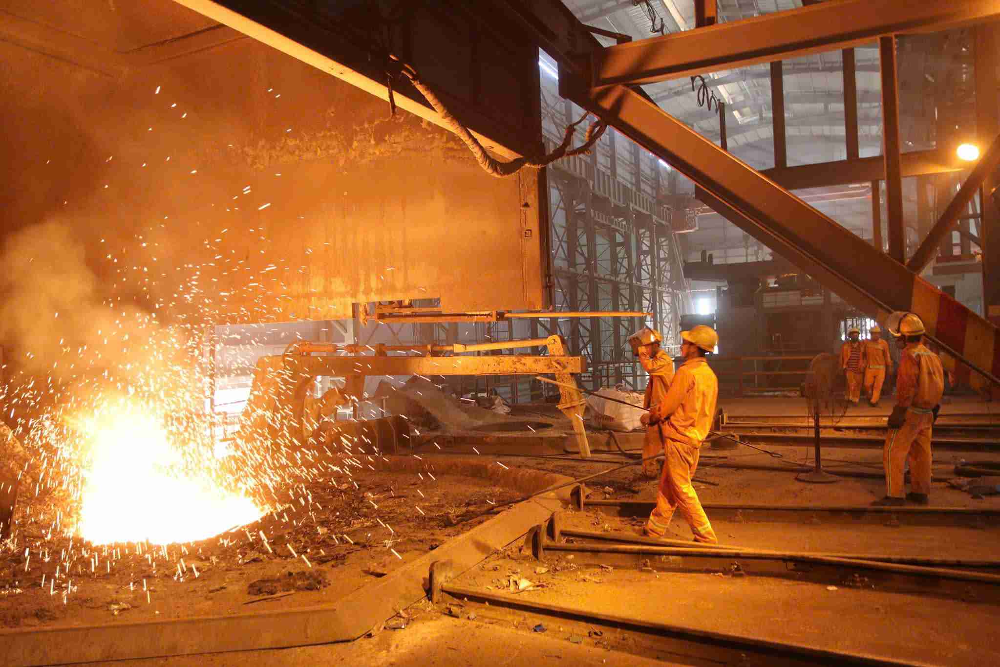 Many workers working at Asean Steel Joint Stock Company (Hoa Phu Industrial Park, Dak Lak Province) are in difficult circumstances. Photo: Bao Trung