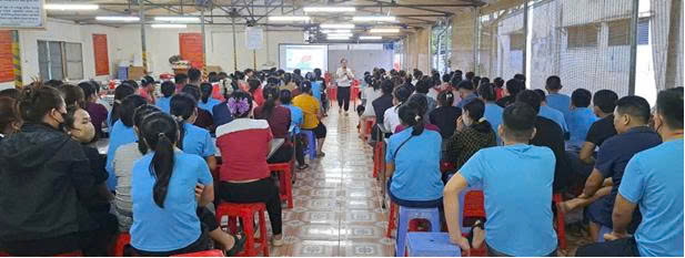 The training course on occupational safety and hygiene attracted more than 200 workers to participate. Photo: Thanh Hoa Trade Union