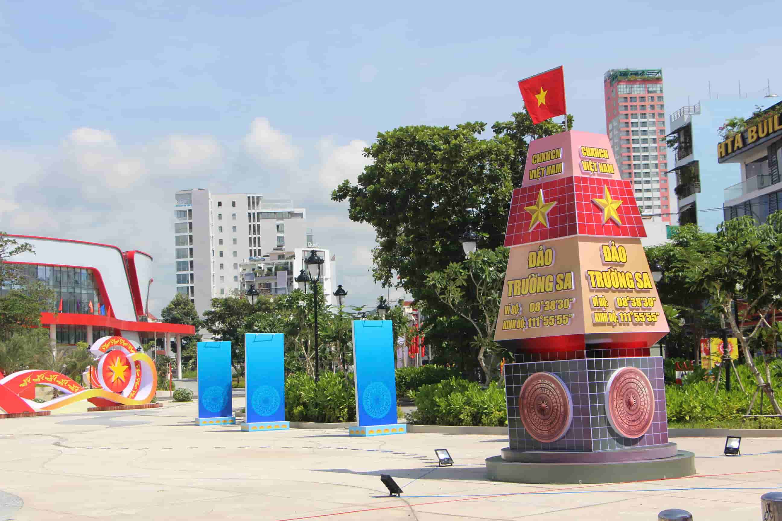 Cot moc chu quyen Truong Sa. Anh: Huu Long