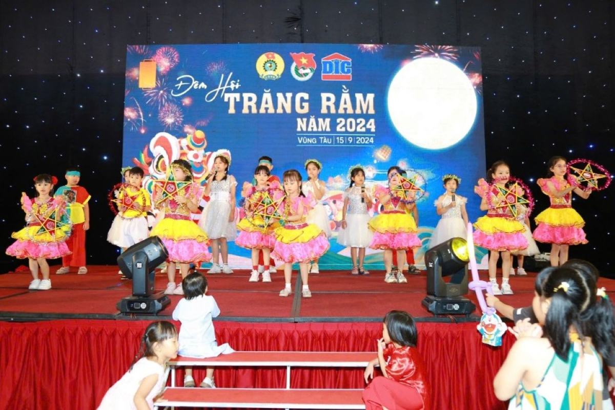 The Mid-Autumn Festival held for children of union members and workers of DIC Group last year. Photo: Trade Union