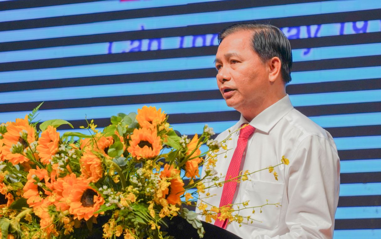 Ong Tran Van Lau - Anh: Phuong Anh