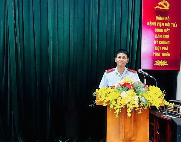 Mr. Nguyen Son Hong - Deputy Chief Inspector of Bac Ninh province chaired the Conference to announce the Inspection Decision at Bac Ninh Endocrinology Hospital. Photo: Bac Ninh Provincial Inspectorate