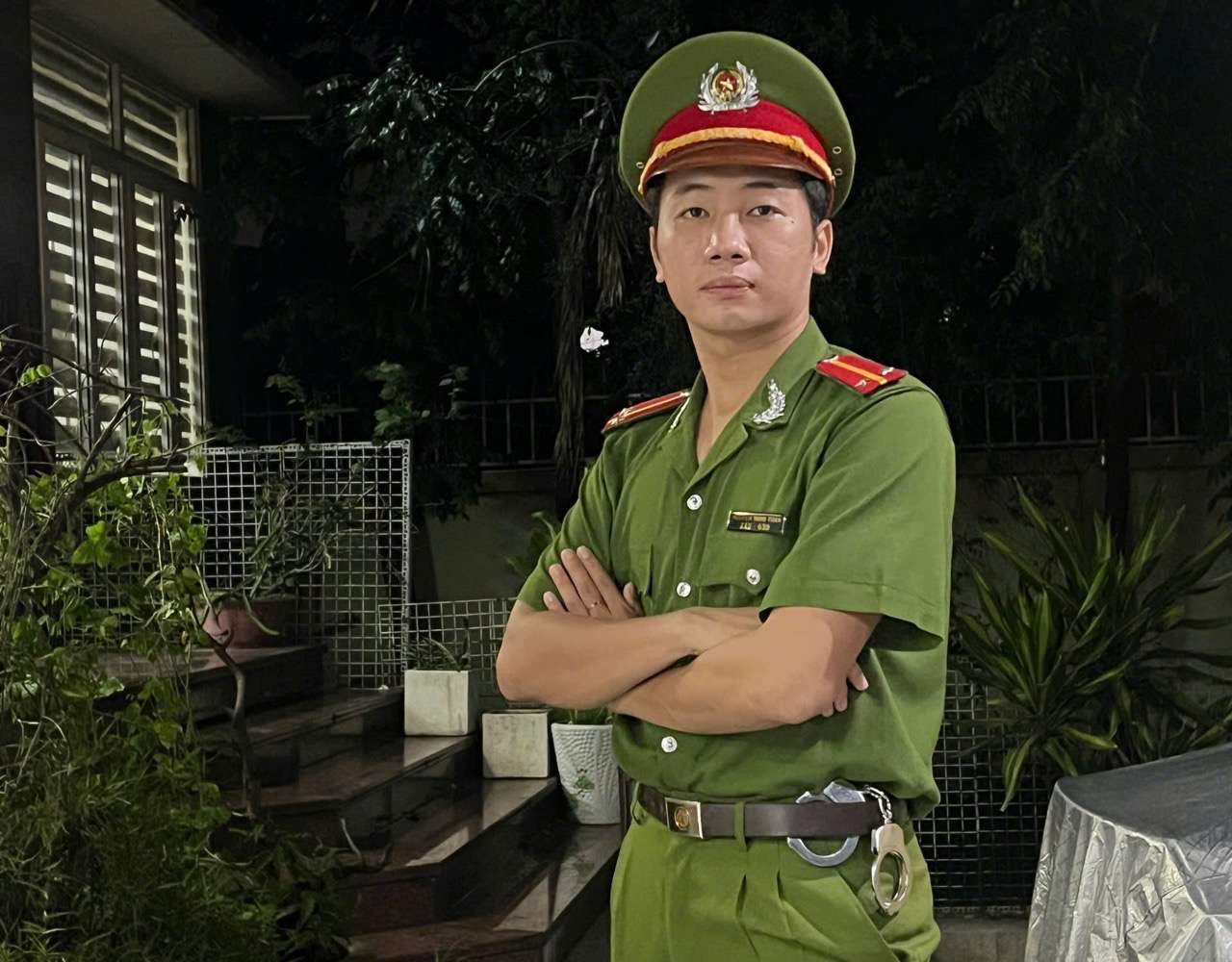 Actress Thai Anh plays a police officer in the film. Photo: Film crew.