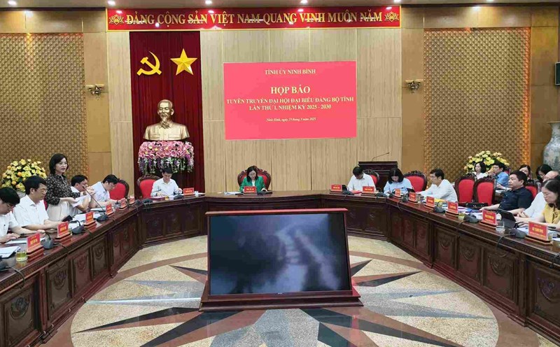 Delegates attending the press conference to propagate the 1st Ninh Binh Provincial Party Congress, term 2025 - 2030. Photo: Dieu Anh