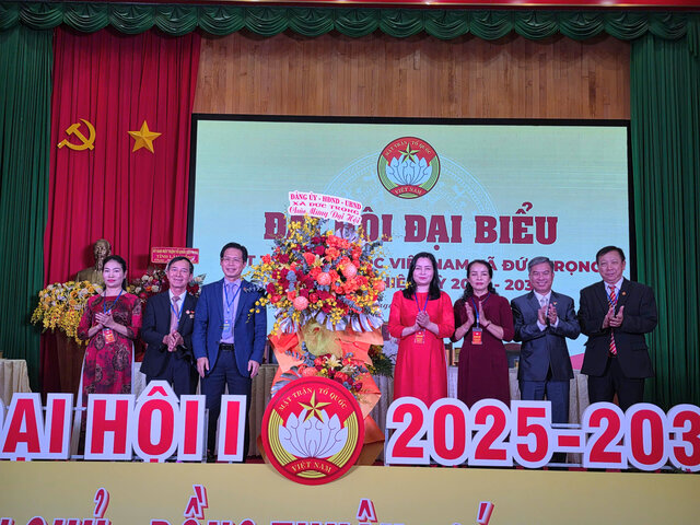 I Congreso de Diputados del Frente de la Patria de Vietnam de la comuna de Duc Trong por primera vez mandato 2025-2030. Foto: Duc Lam