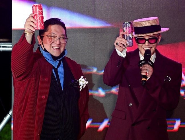 CEO Choi Yong Ki va G-Dragon. Anh: 