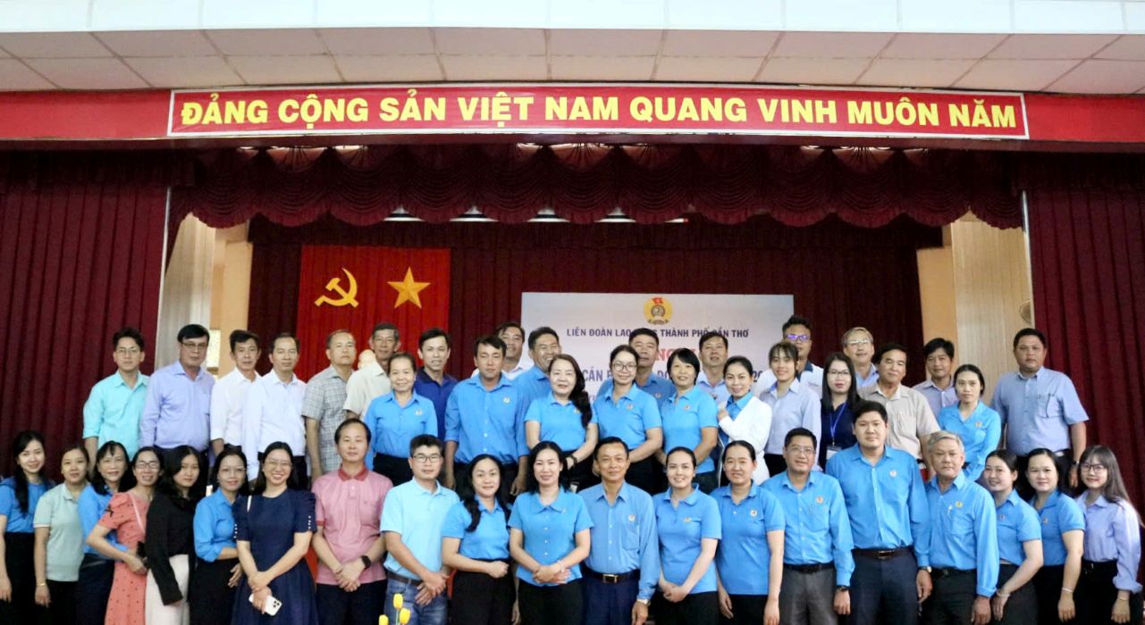 Cac dai bieu chup anh cung Lanh dao LDLD TP Can Tho. Anh: Phuong Thao