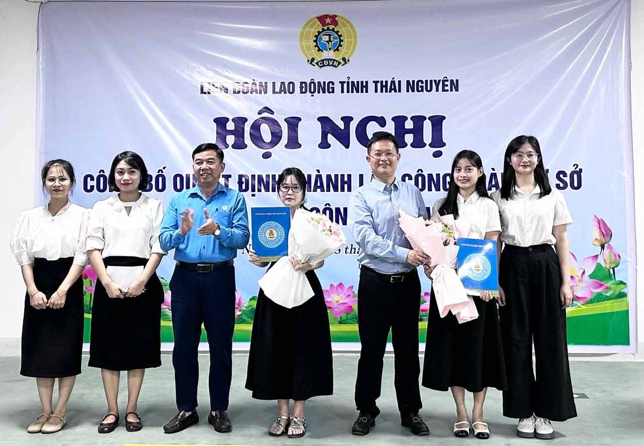 Creation d'un syndicat de base supplementaire a Thai Nguyen. Photo : Federation du travail de Thai Nguyen