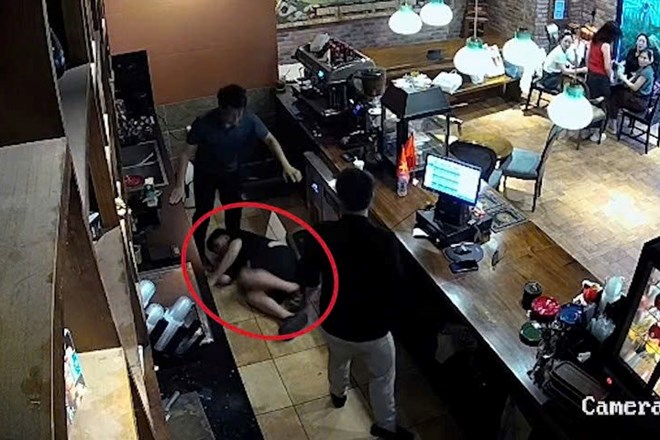 Vụ "tổng tài" ra lệnh đánh nhân viên quán cà phê: Nạn nhân vẫn chưa nhai được cơm